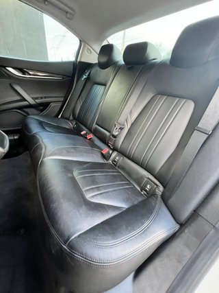 Maserati Ghibli 3.0 V6 BT 330cv RWD