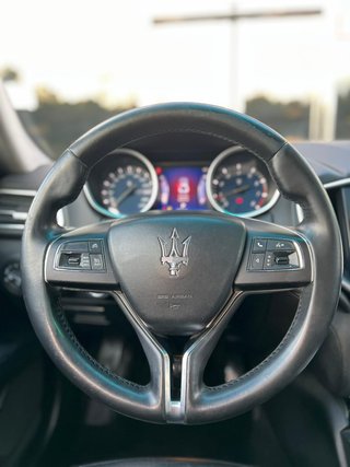 Maserati Ghibli 3.0 V6 BT 330cv RWD