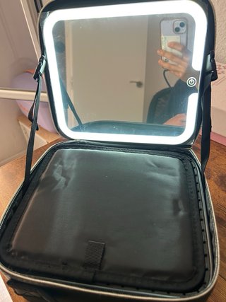 Organizador de maquillaje con espejo y luz
