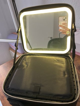 Organizador de maquillaje con espejo y luz