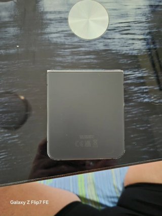 Samsung Galaxy Z Flip4 128 GB Gris/Graphite + Caja
