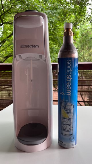 Máquina Sodastream y bombona CO2
