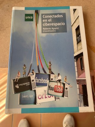 CONECTADOS EN EL CIBERESPACIO