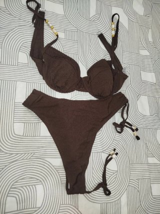 Traje de baño bikini marrón