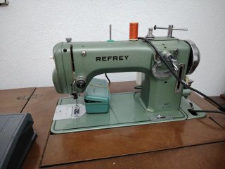 Máquina de coser Refrey 427