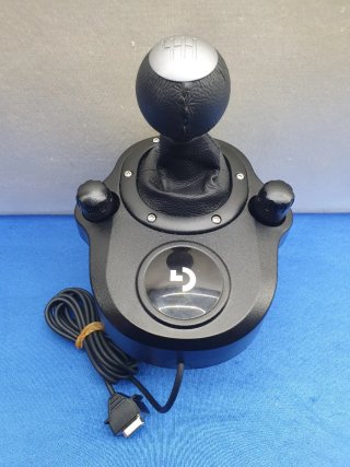 VOLANTE LOGITECH G923 PEDALES Y CAMBIO DE MARCHAS