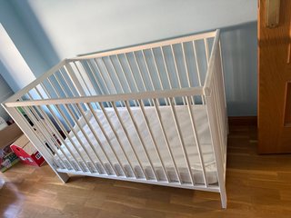 Cuna Ikea con colchón