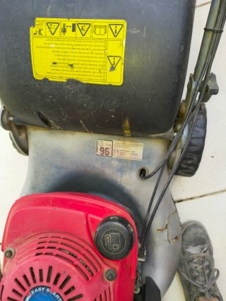 Cortacésped Honda YZI