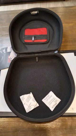 Estuche UDG Profesional Auriculares Negro