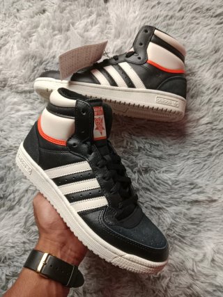 Zapatillas Adidas Altas Negras y Blancas