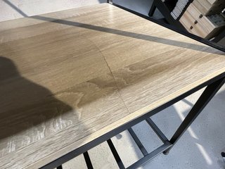 Estantería industrial madera clara
