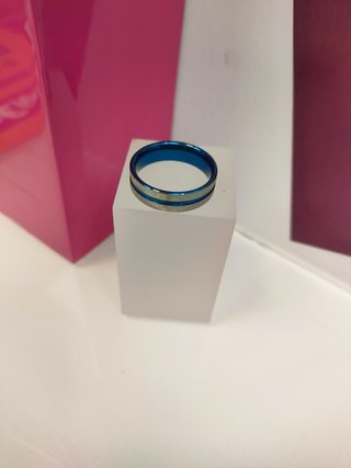 Anillo acero plateado con linea azul T18