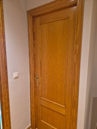 Puerta de madera interior