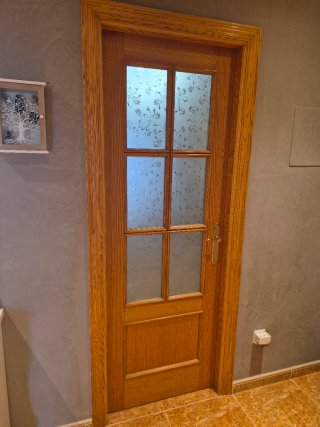 Puerta de madera interior