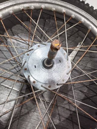 Rueda Del. Montesa Cota 74