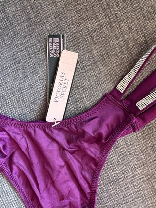 Tanga Victoria's Secret Morado con Brillantes