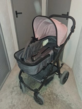 Carro de bebé con cuco