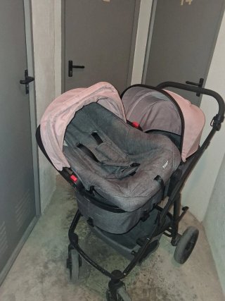 Carro de bebé con cuco
