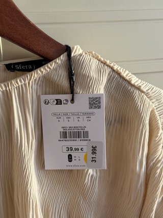 Blusa Sfera plisada beige talla S