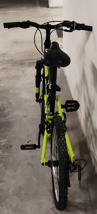 Bicicleta infantil 20" con suspensión, Moma