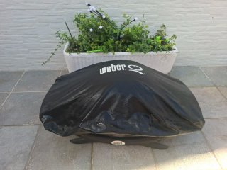 Barbacoa a gas Weber negra