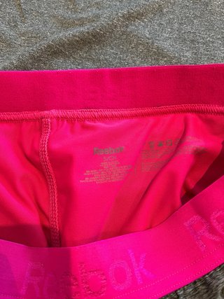 Conjunto deportivo Reebok mujer gris y rosa