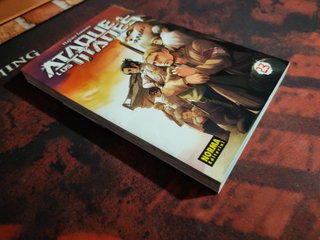 Manga Cómics Ataque a los Titanes 23