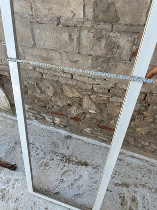 Puerta y altillo de aluminio