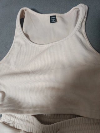Conjunto deportivo rosa sin estrena.Los dos por 10