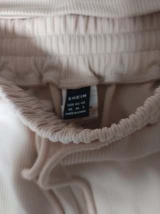 Conjunto deportivo rosa sin estrena.Los dos por 10