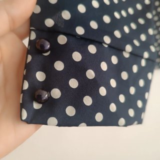 Blusa lunares azul marino y blanco Talla M/L