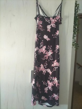 Vestido largo floral negro y rosa