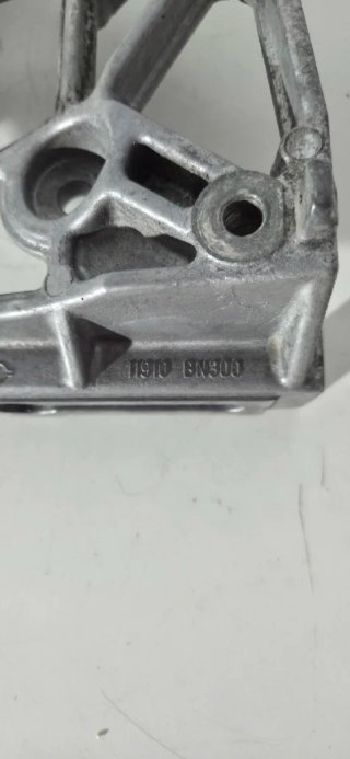 Soporte Compresor Nissan Almera N16 YD22 2001
