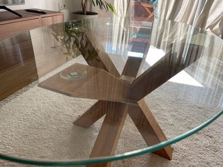 Mesa de centro moderna de cristal y madera
