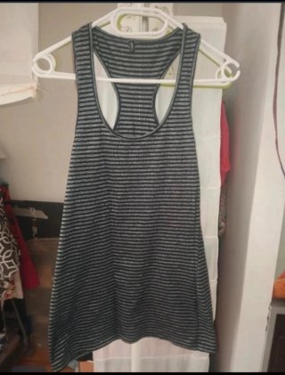Camiseta de tirantes tipo nadadora brillante talla