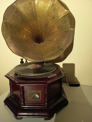 Gramófono His Master's Voice Marrón/Dorado