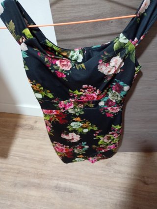 5 Vestidos Mujer Talla M ,el lote 30euros