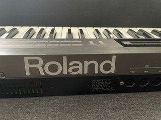Roland Alpha Juno-1 Sintetizador