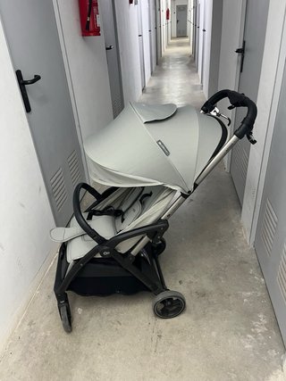 Silla de paseo bebé casi nueva