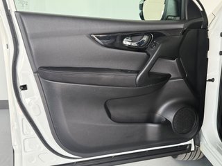 Nissan QASHQAI 1.2i DIG-T TEKNA 4X2 XTRONIC Alcantara