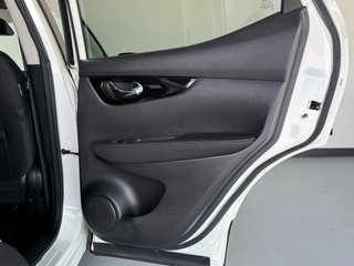 Nissan QASHQAI 1.2i DIG-T TEKNA 4X2 XTRONIC Alcantara
