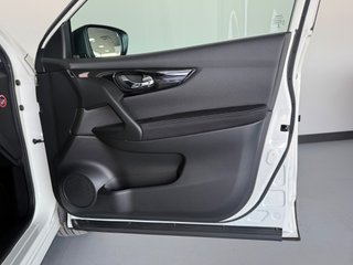 Nissan QASHQAI 1.2i DIG-T TEKNA 4X2 XTRONIC Alcantara