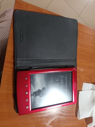Lector de libros electrónicos Sony rojo