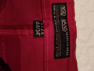 Pantalón corto rojo talla 44