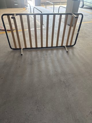 Somier metálico y de madera de 90