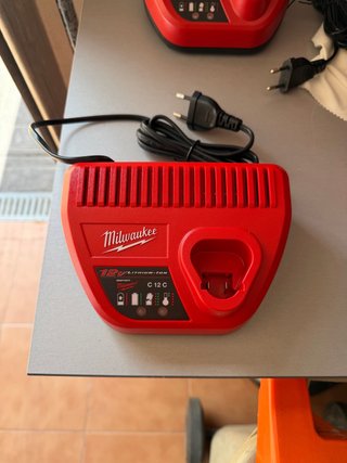 Cargador Milwaukee 12V C 12 C
