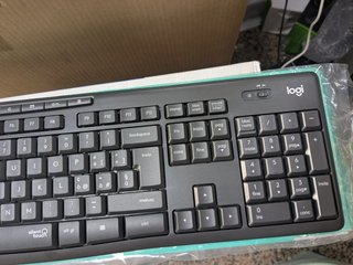 Logitech MK295 Silent Wireless Combo