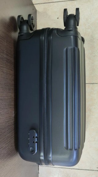 Nueva maleta de viaje cabina