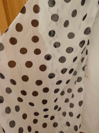 Vestido blanco Zara S con pañuelo lunares