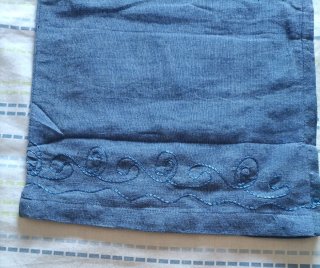 Pantalón ancho vaquero con bordados